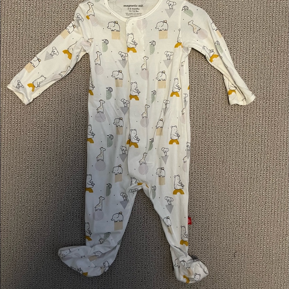 Magnetic Me Modal Footie in New Kid on the Block size 9-12